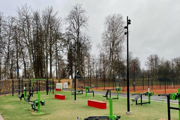 Väinölänniemen ulkokuntosali Kuopiossa
