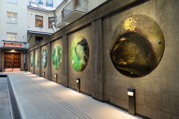 Taidevalaistus – Yrjönkadun uimahalli, Helsinki